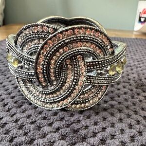 Elegant Silver and Crystal hinge Bracelet